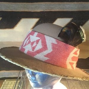 Vintage 100% wool felt O/S  camel color by AmyG. Beacon blanket/turkey feather